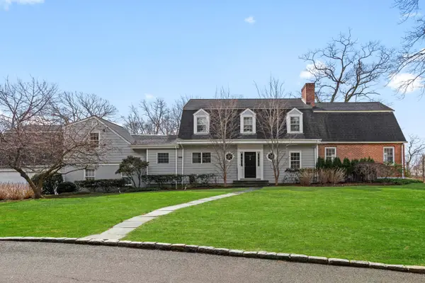 8 Indian Point Lane, Riverside, CT 06878