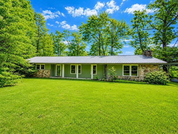 505 Crest Rd, Gatlinburg, TN 37738