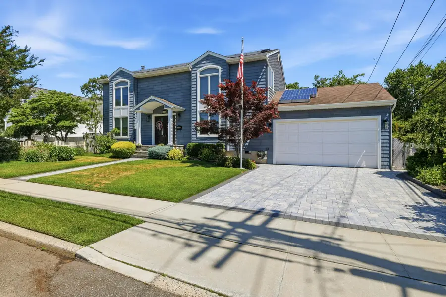 852 Jackson Avenue, Franklin Square, NY 11010 - #2