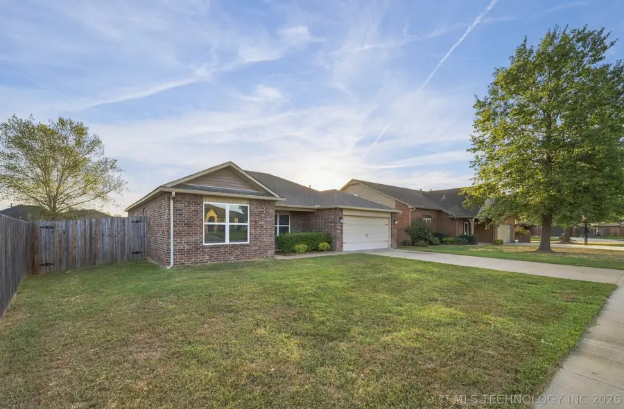 1006 Woodland Road, Claremore, OK 74019 - #3