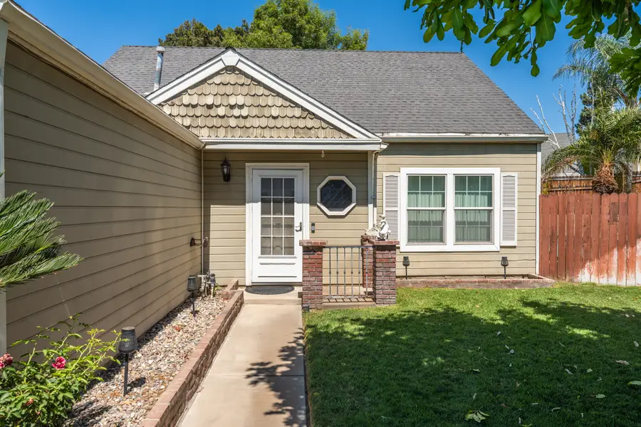 940 Torrey Pine, Colton, CA 92324 - #3