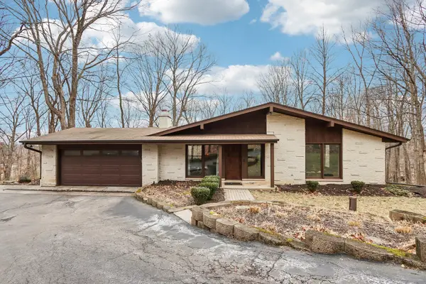 S54W23710 Maple Hill Ct, Waukesha, WI 53189