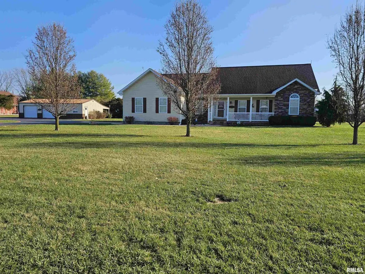 10586 N Spring Garden Lane, Mount Vernon, IL 62864 - Image #1