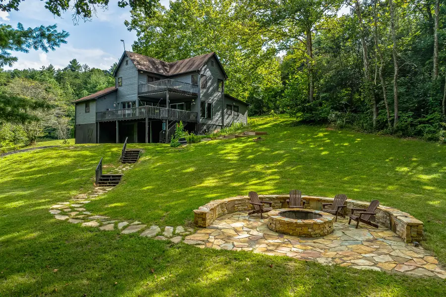 48 Merrell Road, Leicester, NC 28748 - #3