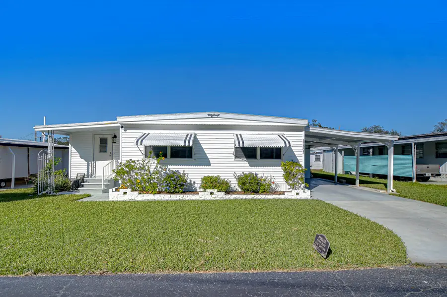 37303 Kinkaid Drive, Zephyrhills, FL 33541 - Image #2