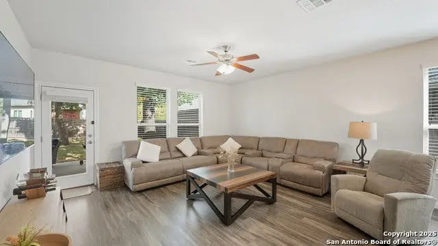 8211 Snowdeal Ln, San Antonio, TX 78255 - Image #3