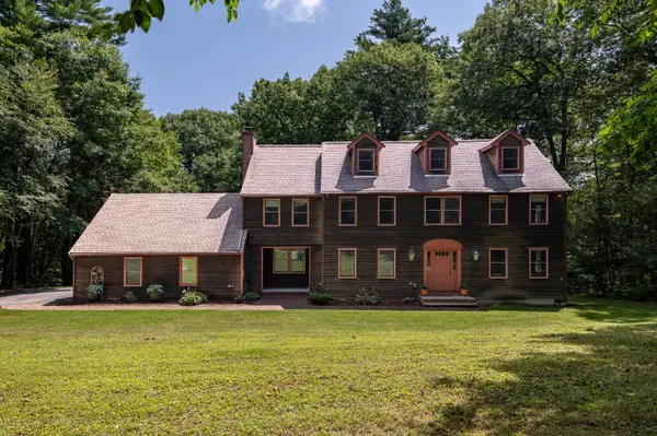 6 Gas Light Lane, Kensington, NH 03833