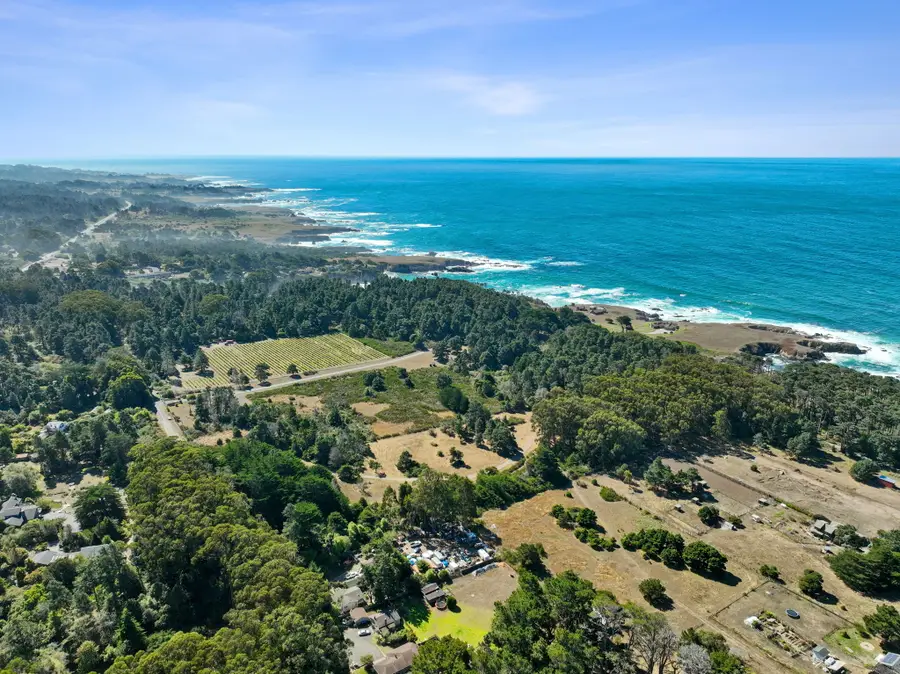 17290 Ocean Drive, Fort Bragg, CA 95437 - Image #2