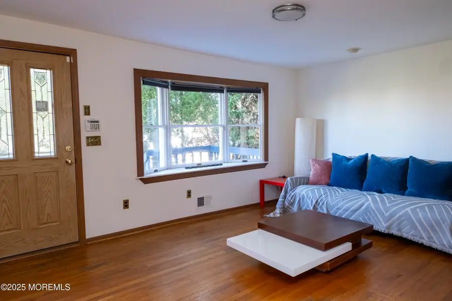 28 Florence Avenue, Leonardo, NJ 07737 - Image #3