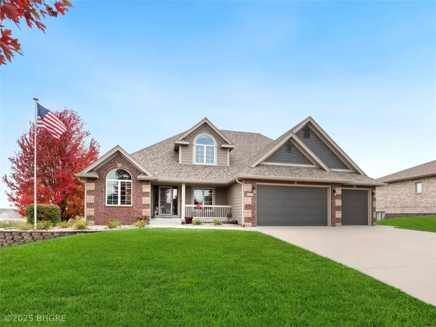 2305 W 10th Avenue, Indianola, IA 50125 - Image #2