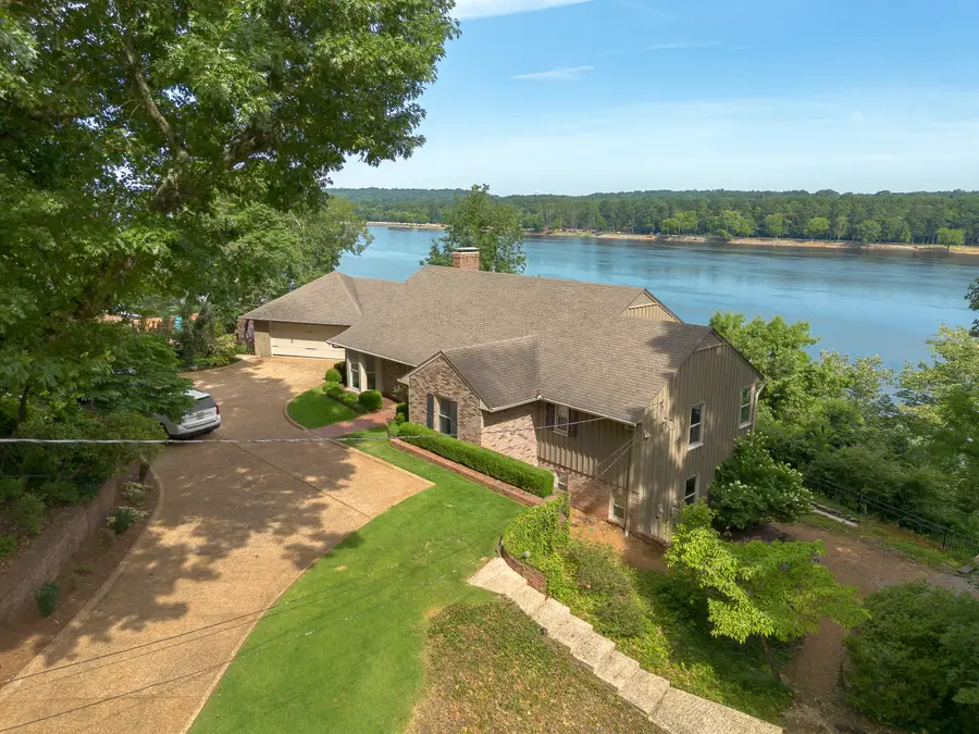 413 Darby Avenue, Sheffield, AL 35660 - #2