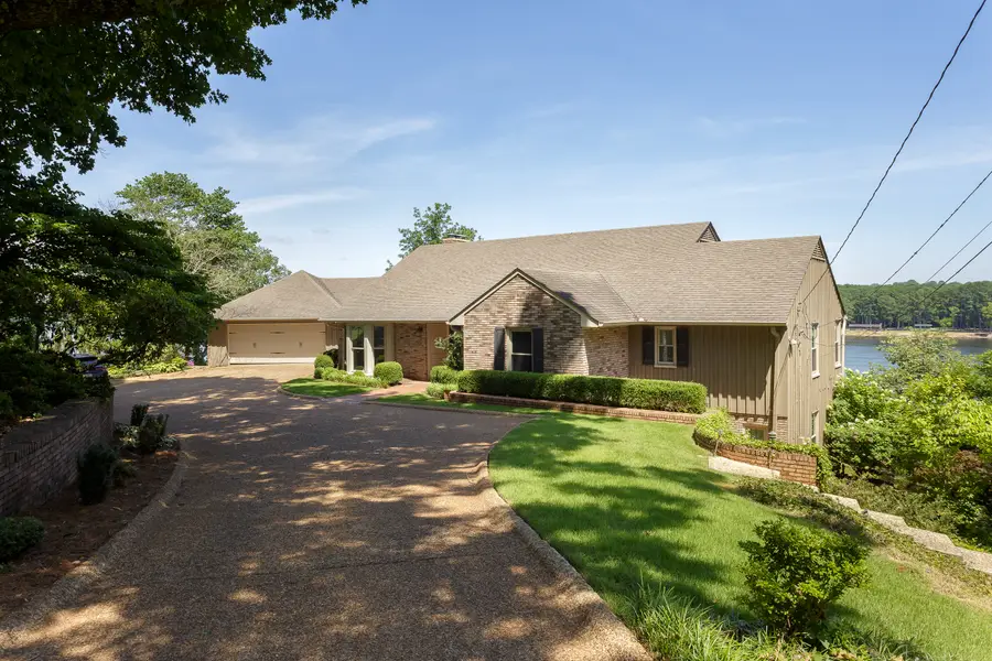 413 Darby Avenue, Sheffield, AL 35660 - #3