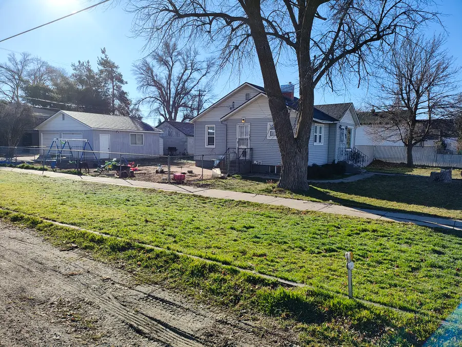 506 California St, Gooding, ID 83330 - #2