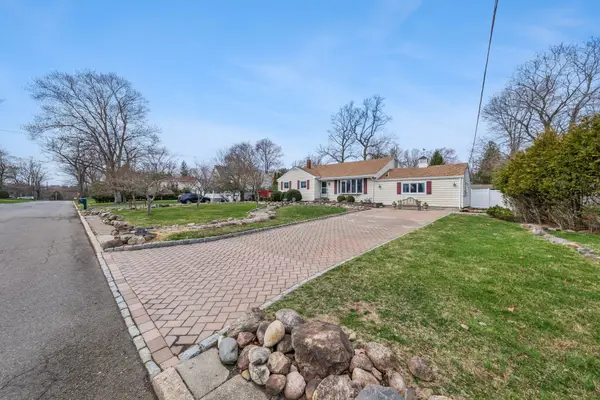 576 Thurnau Drive, River Vale, NJ 07675