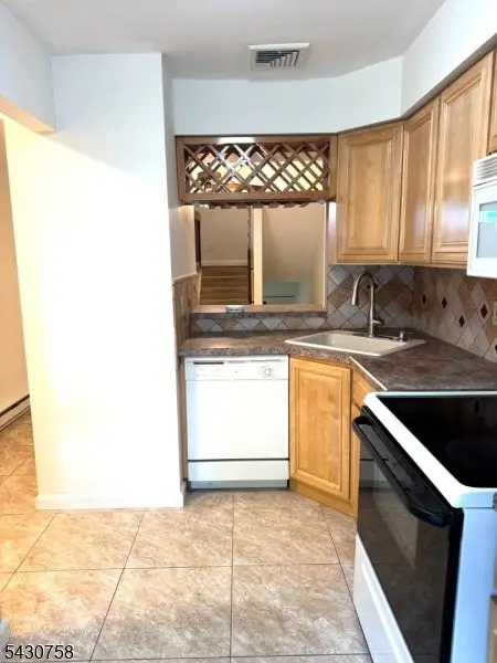 1065 Treetops, Wharton, NJ 07885 - #3