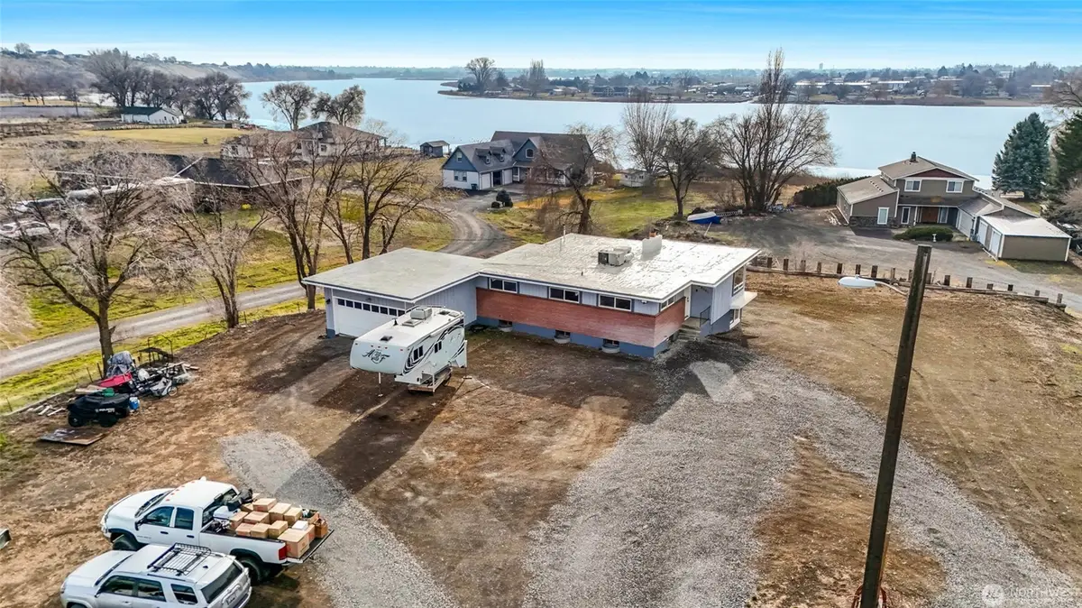 8061 NE Valley Road, Moses Lake, WA 98837 - #1