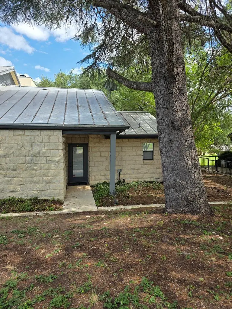 220 Riverhill Club Ln #4, Kerrville, TX 78028 - #2
