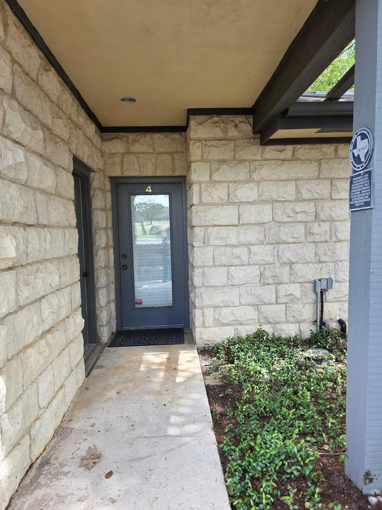 220 Riverhill Club Ln #4, Kerrville, TX 78028 - #3