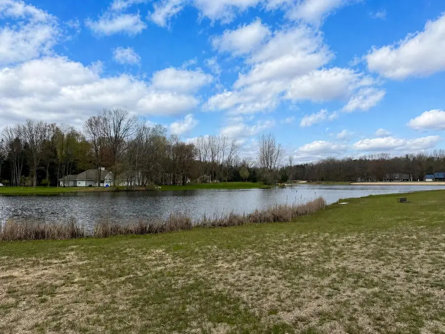 6810 E Clubhouse Drive #142, Canadian Lakes, MI 49346 - #2