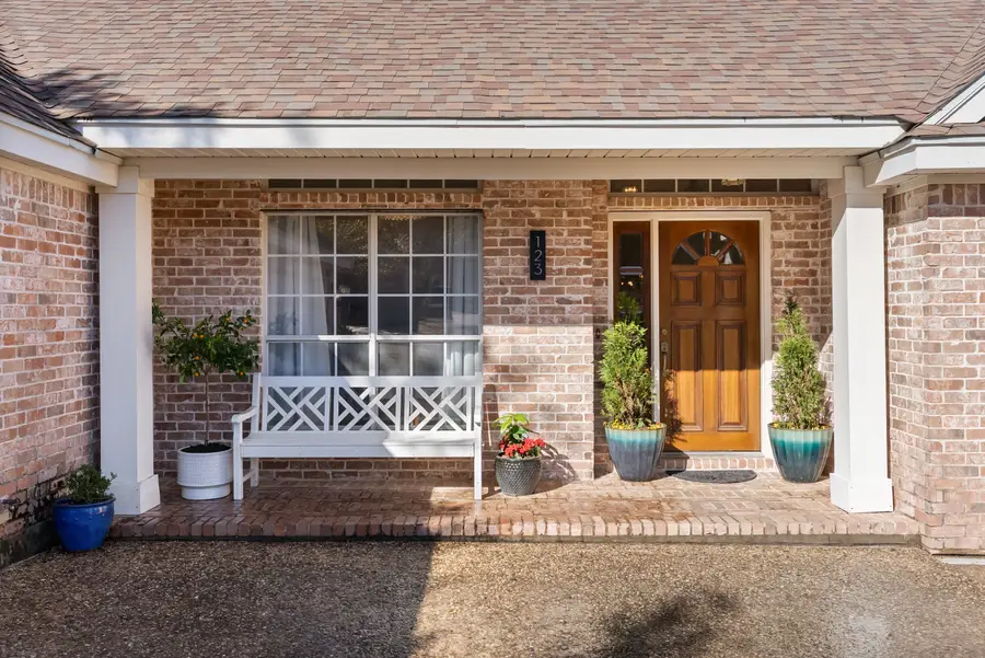 123 Clubhouse Dr, Lakeway, TX 78734 - Image #3