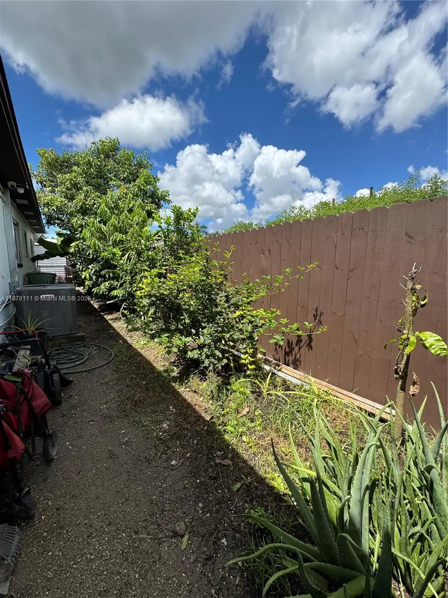 716 SW 11th Ave, Homestead, FL 33030 - Image #2