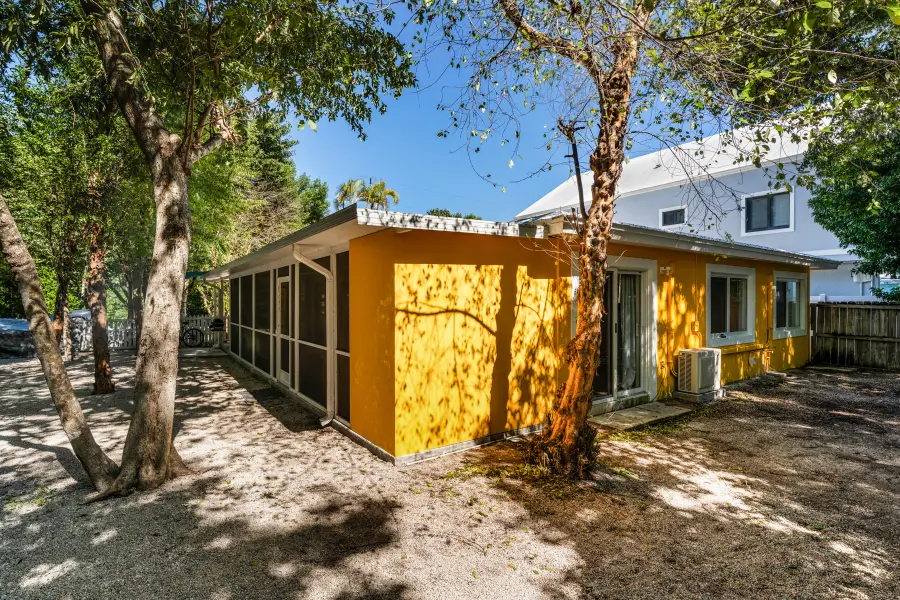 129 Artic Avenue, Tavernier, FL 33070 - Image #2