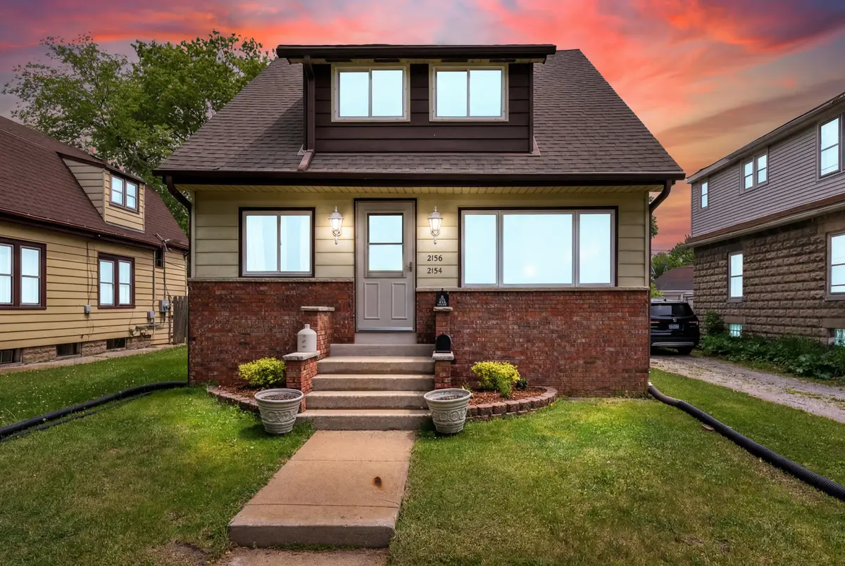 2154 S 69th St, West Allis, WI 53219 - #1