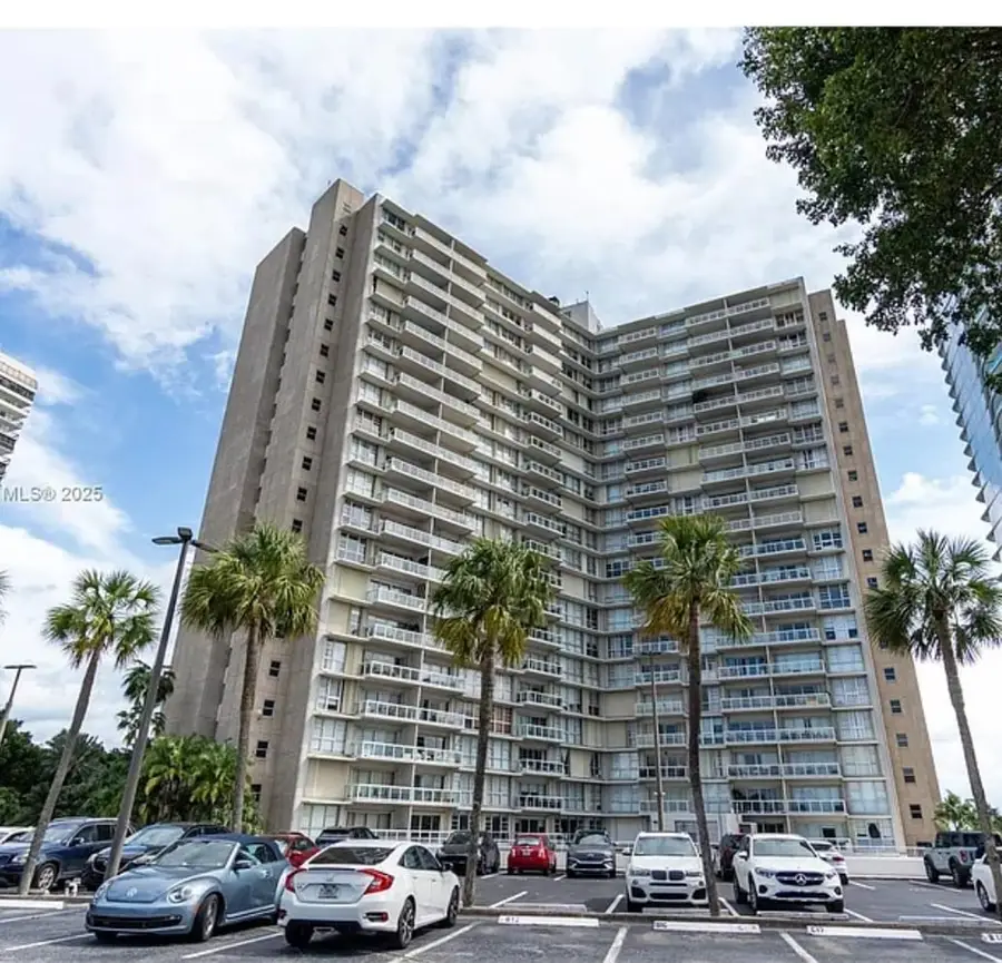 2451 Brickell Ave #10M, Miami, FL 33129 - Image #2