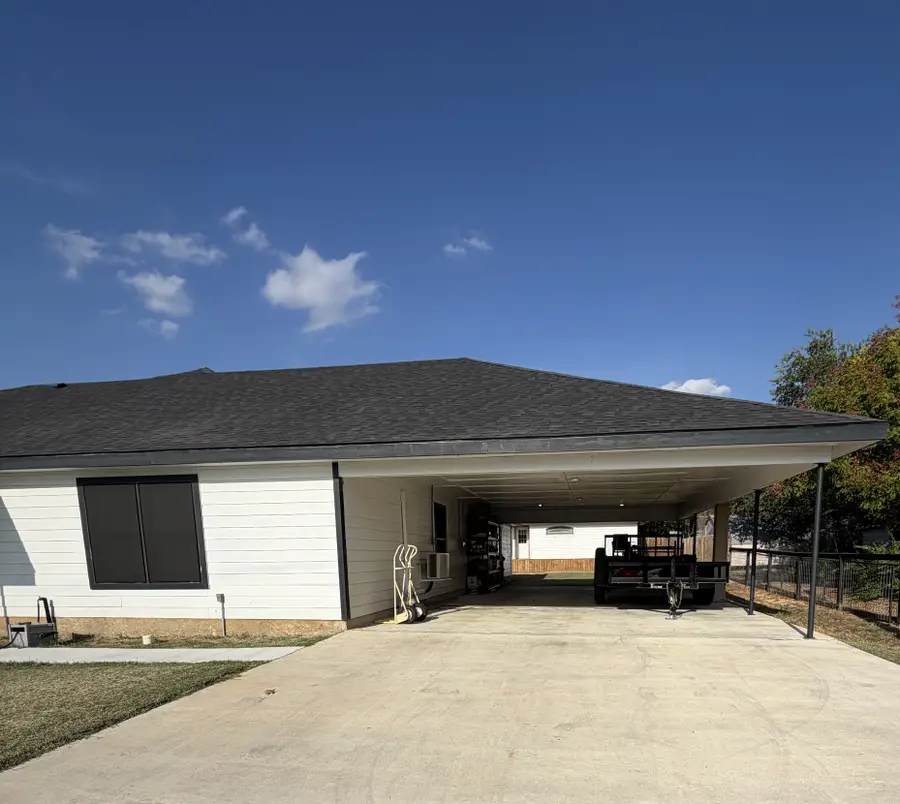 1116 S 2nd Street, Floresville, TX 78114 - Image #3