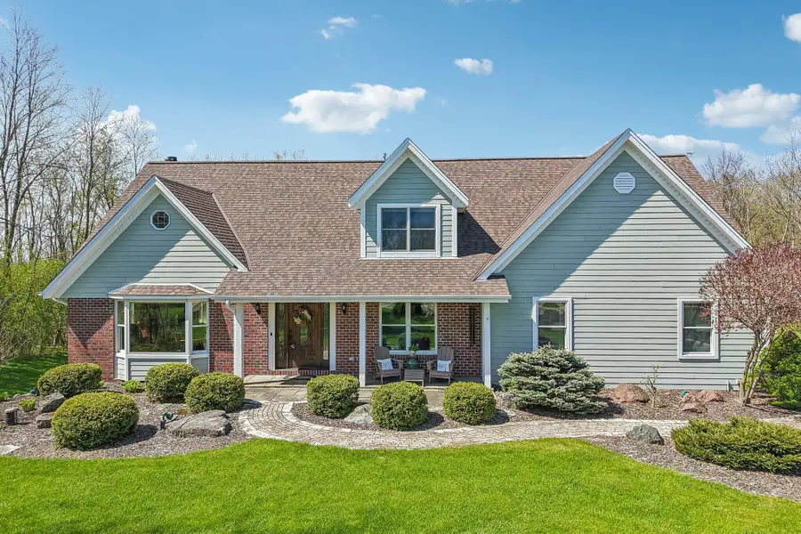 933 Elmwood Way Ct, Hubertus, WI 53033 - #2