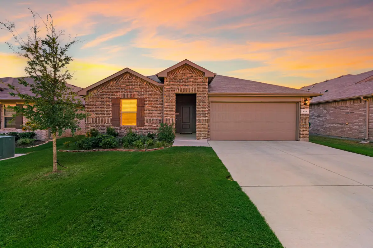 320 Sculptors Crossing, Springtown, TX 76082 - #1
