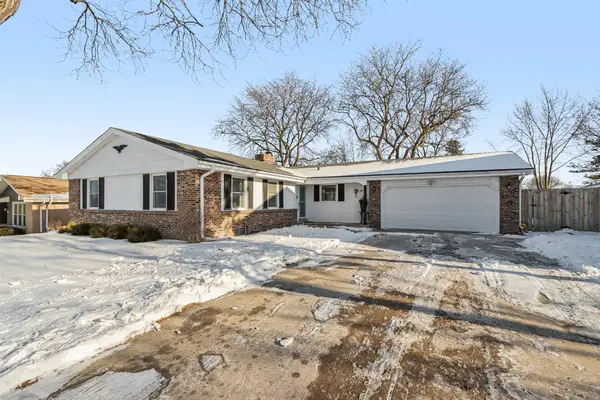 3570 S Russel Rd, New Berlin, WI 53151