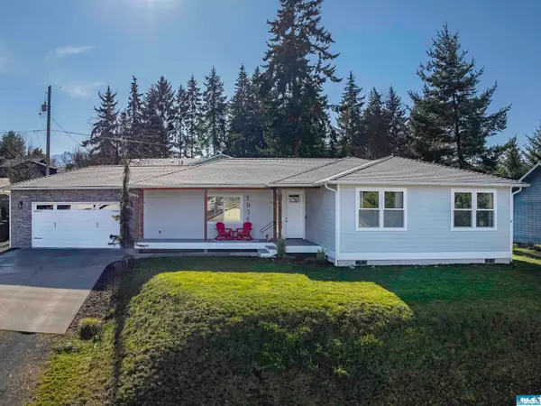 1934 W 8th Street, Port Angeles, WA 98363