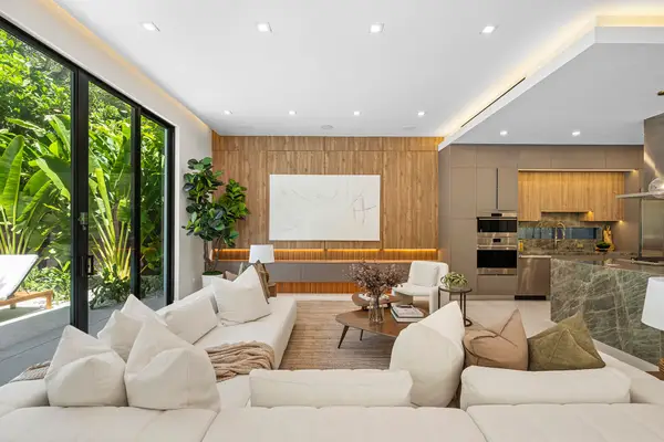 2521 Lincoln Ave, Miami, FL 33133