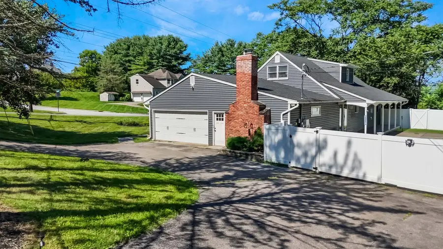 9 Lake Pochung Rd, Vernon, NJ 07461 - #2