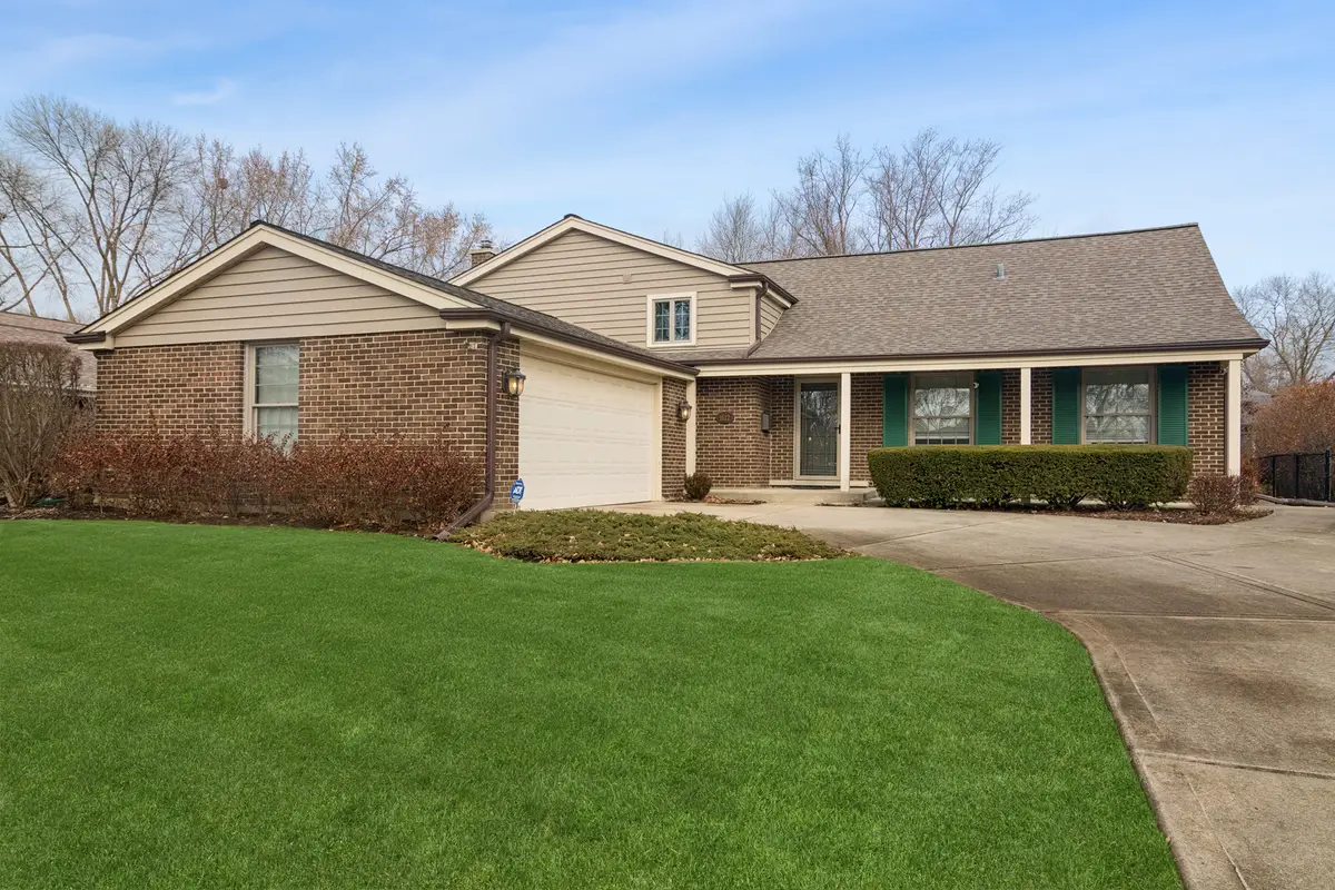 1522 E Fleming Drive, Arlington Heights, IL 60004 - Image #1