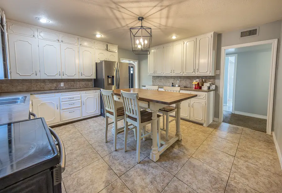 304 Cactus Drive, Levelland, TX 79336 - Image #3