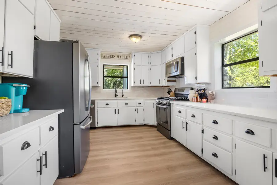 1071 Rolling Hills Dr, Wimberley, TX 78676 - Image #2