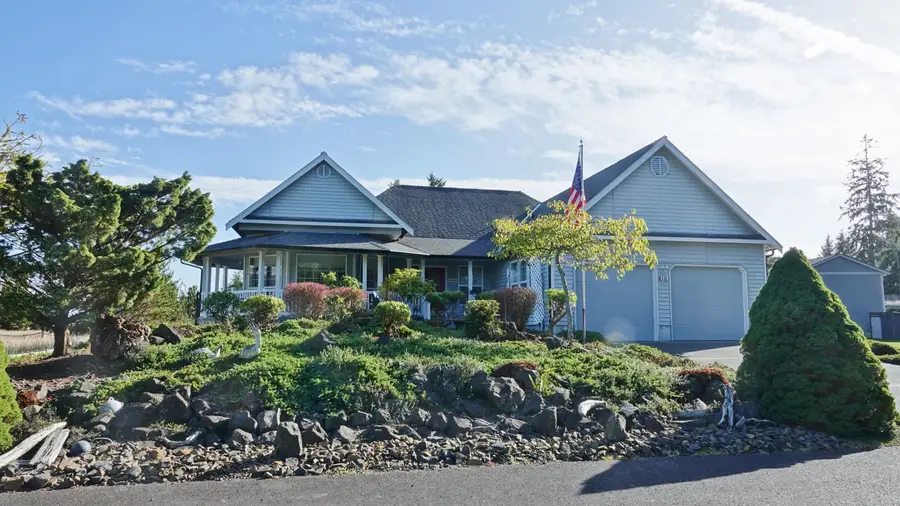 898 Mt St Helens Loop Se, Ocean Shores, WA 98569 - #3
