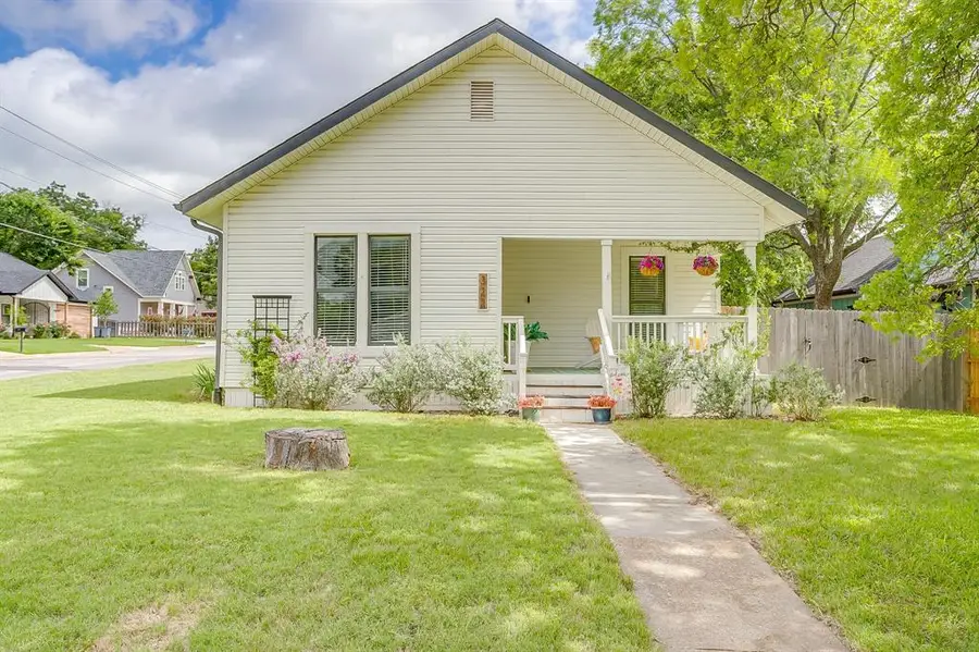 322 W Russell Street, Weatherford, TX 76086 - #2