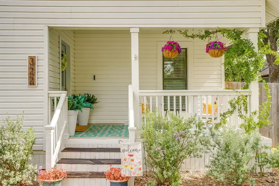 322 W Russell Street, Weatherford, TX 76086 - #3