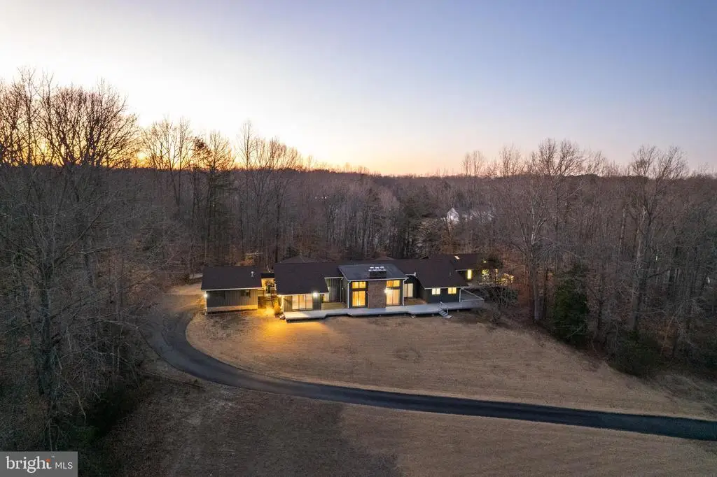 20 Cessna Ln, Fredericksburg, VA 22405 - Image #1