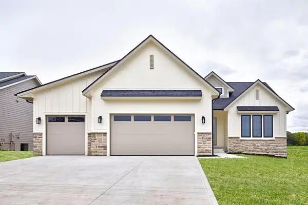1344 S Lotus Place, West Des Moines, IA 50266