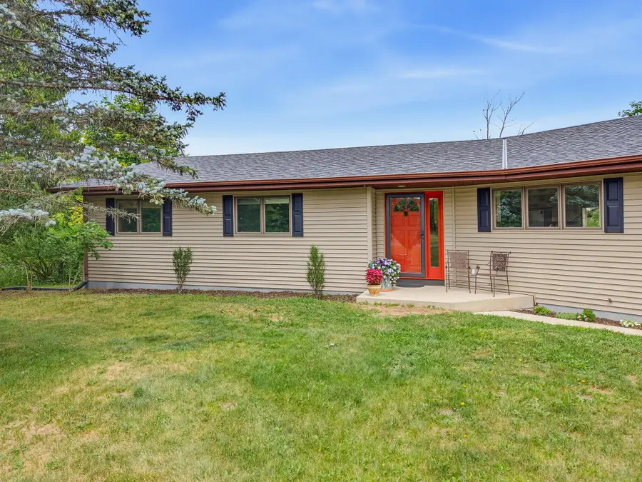N5471 Loraine Dr, Fredonia, WI 53021 - #3
