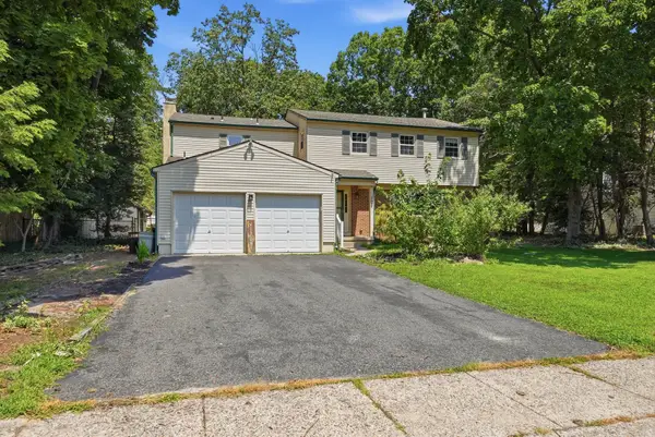 17 Briarwood Dr, VOORHEES, NJ 08043