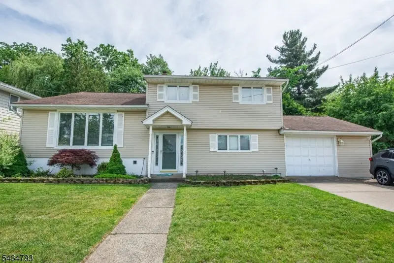 319 Winifred Dr, Totowa, NJ 07512 - #1