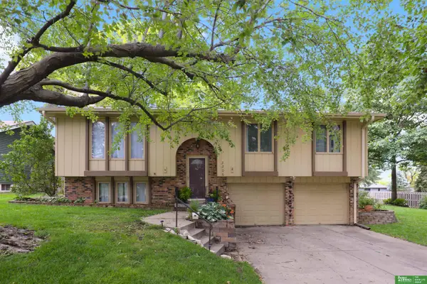 3306 Lynnwood Drive, Bellevue, NE 68123