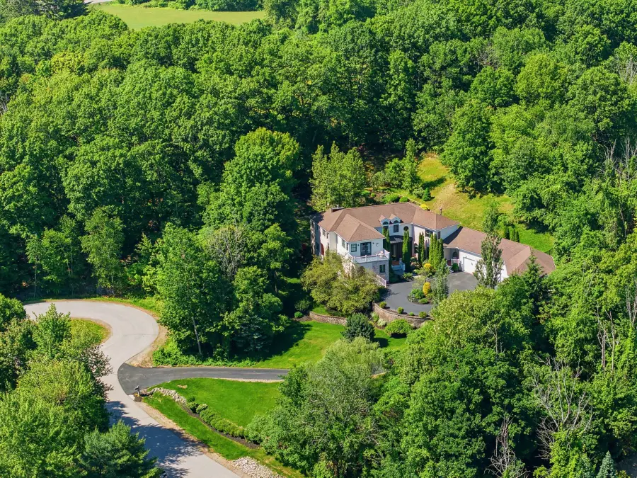 15 Chardonnay Terrace, Bedford, NH 03110 - #3