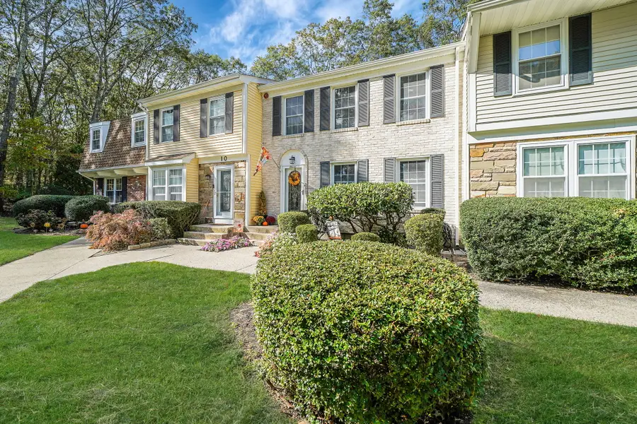 11 Bartlett Commons, Yaphank, NY 11980 - Image #3