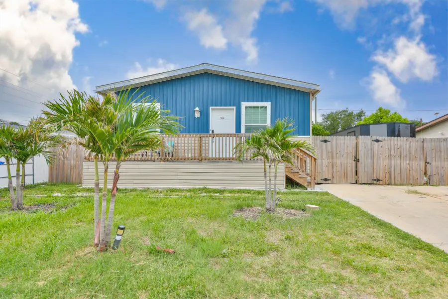 1169 8th Avenue Ne, Largo, FL 33770 - #2